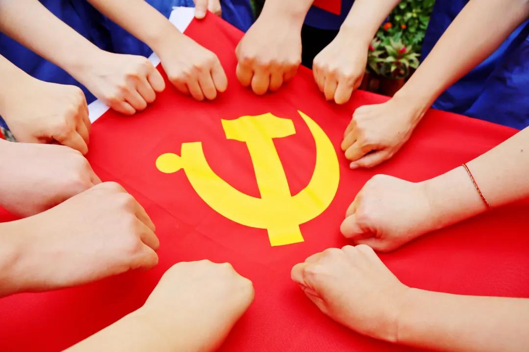 足球直播网热烈庆祝中国共产党成立100周年